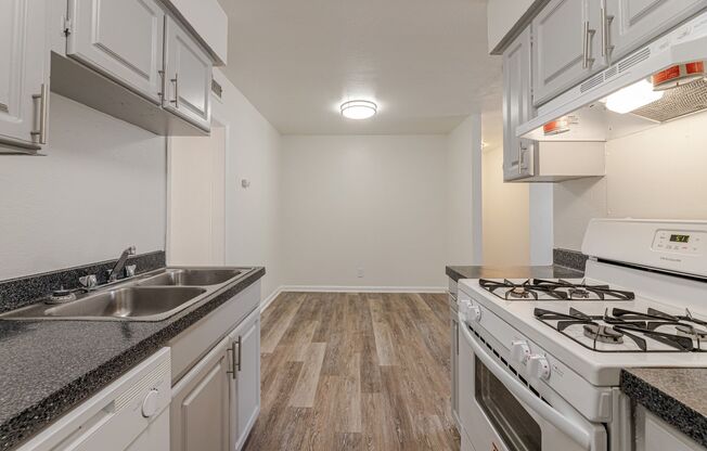 2 beds, 1 bath, 900 sqft, $829, Unit 229-I