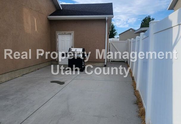 5 beds, 3 baths, $2,400