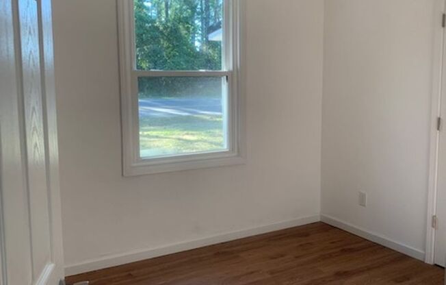 3 beds, 1 bath, $1,300