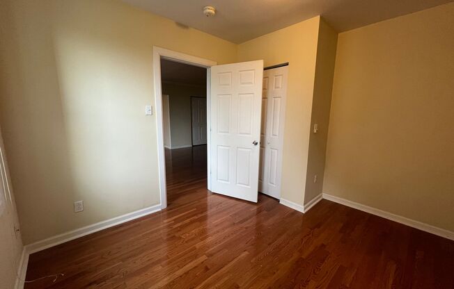 1 bed, 1 bath, 580 sqft, $1,449, Unit 5703 Hobart St. #22