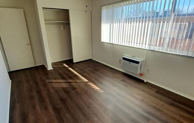 2 beds, 1 bath, 720 sqft, $950, Unit 9343F