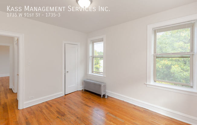 1735 W 91 ST