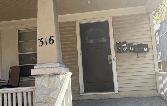 1 bed, 1 bath, $900, Unit 1