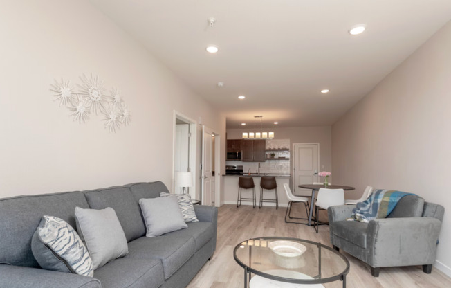 1 bed, 1 bath, 701 sqft, $1,099