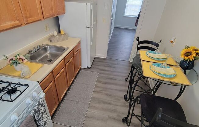 1 bed, 1 bath, 465 sqft, $975, Unit 1SB