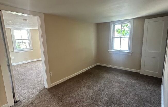 2 beds, 1 bath, $1,100
