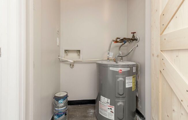 2 beds, 2 baths, $995, Unit 327