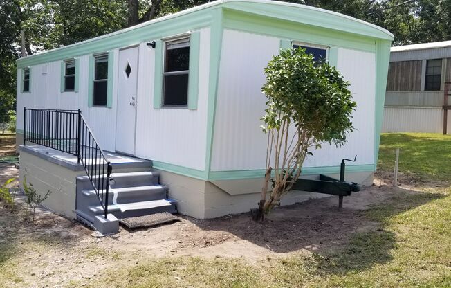 Newly Renovated Two Bedroom/1 Bath Mobile Home near Downtown Clover!!