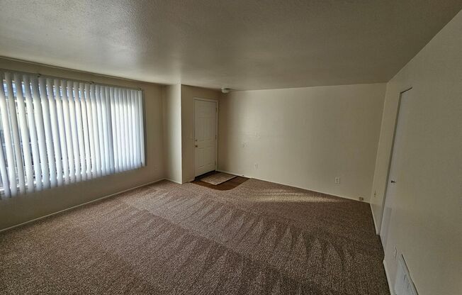 2 beds, 1 bath, $1,250, Unit 161