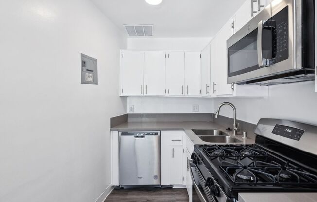 Studio, 1 bath, 615 sqft, $1,895, Unit 104