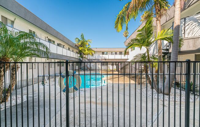 GRAND PALMS