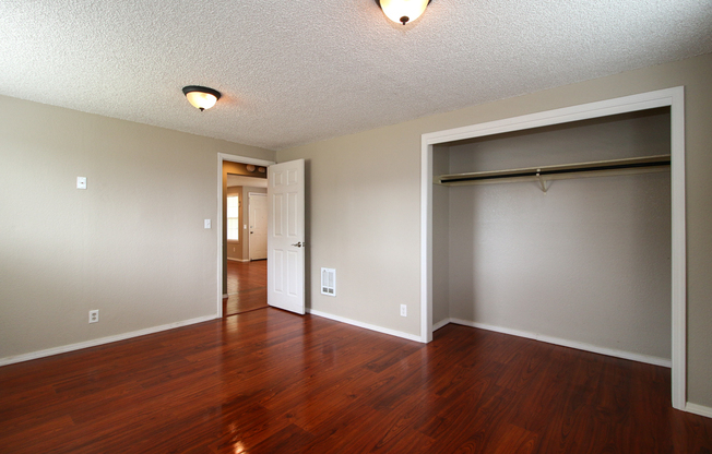 2 beds, 1 bath, $1,595