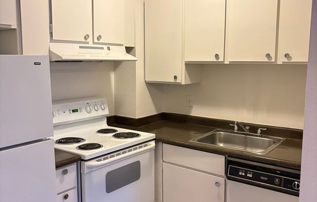1 bed, 1 bath, 600 sqft, $995, Unit 10A