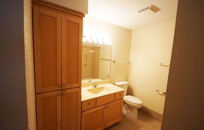 1 bed, 1 bath, 780 sqft, $1,374, Unit 222