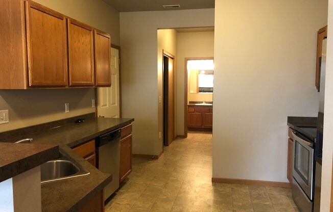 3 beds, 2.5 baths, $1,695, Unit 1754