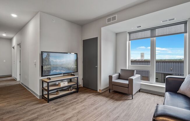 3 beds, 2 baths, 1,015 sqft, $2,355, Unit 206