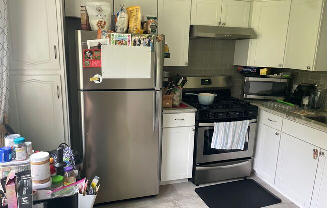 2 bedroom 1 bath close to 94