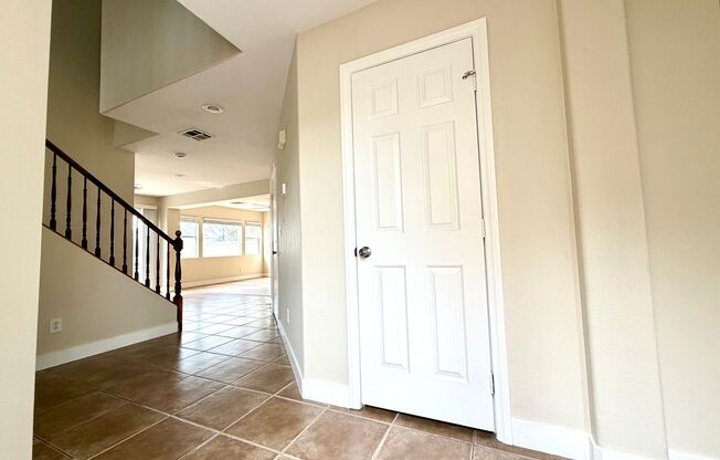 4 bedroom near lots of shopping and restaurants