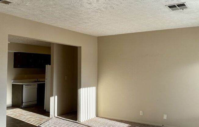 1 bed, 1 bath, 850 sqft, $950, Unit 3-321