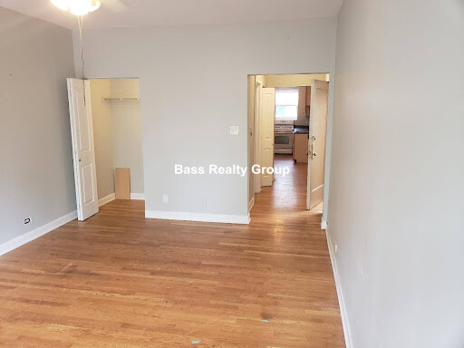 6972 N. Greenview, Unit 2