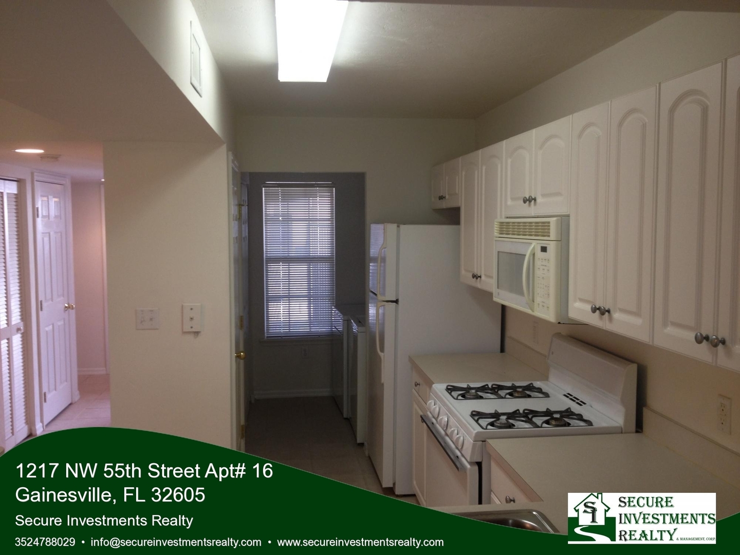 Nice condo in quiet small community close to shopping, Sante Fe and Buchholz High