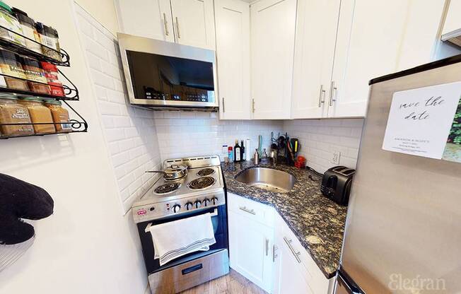 301 E 85 ST
