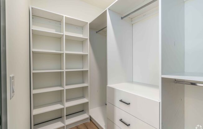 1 bed, 1 bath, 800 sqft, $1,975, Unit C12