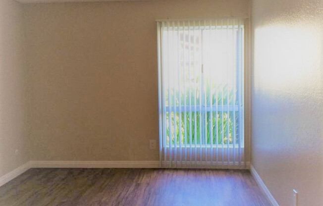 1 bed, 1 bath, 720 sqft, $2,300, Unit 79