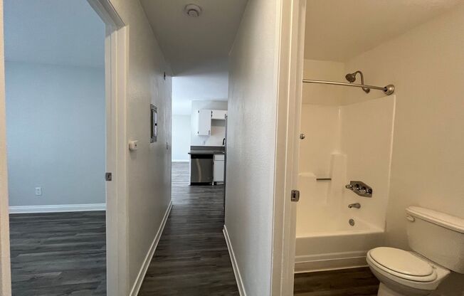 2 beds, 1.5 baths, 1,050 sqft, $2,048, Unit 305