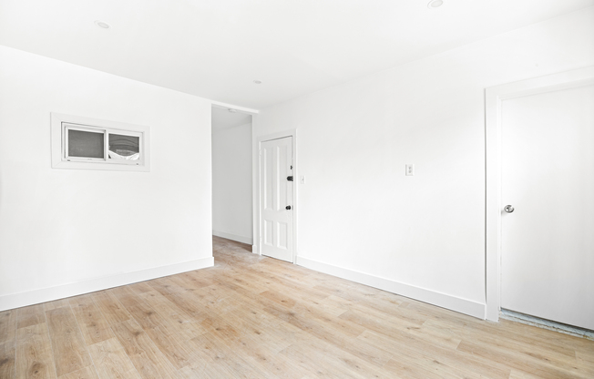 172 BEDFORD AVE