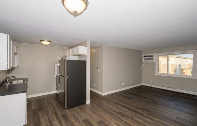 2 beds, 1 bath, 850 sqft, $830