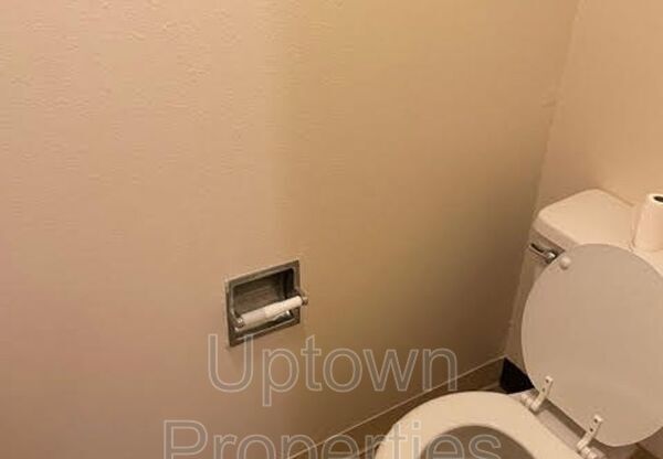 405 NE 81 AVE