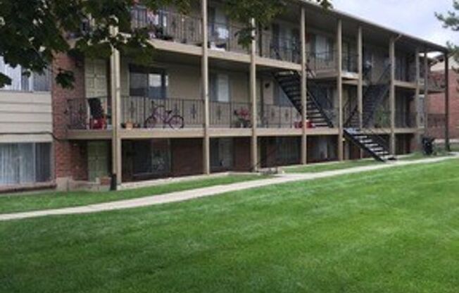 2 beds, 1 bath, 935 sqft, $1,299, Unit 25
