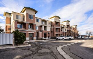 1Bed/1.5Bath Park Hill Condo with an Extra Nonconforming Bedroom/Office