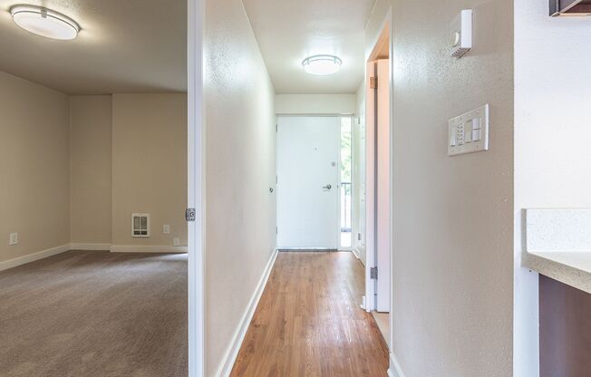 1 bed, 1 bath, 700 sqft, $2,200, Unit 306