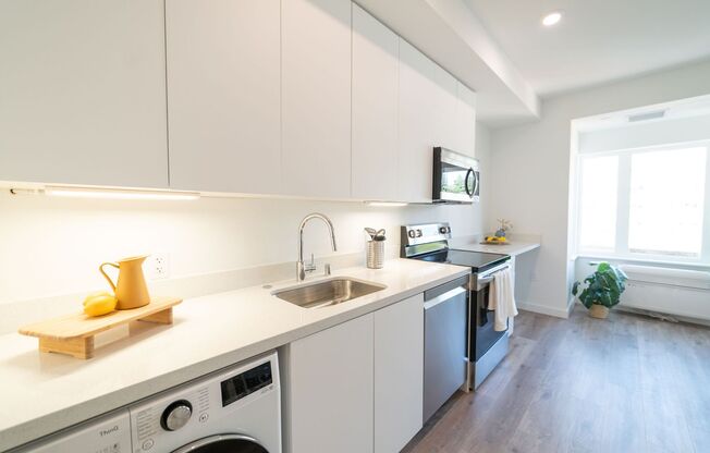 Studio, 1 bath, 349 sqft, $1,500, Unit 606A (Shared Studio, Female)