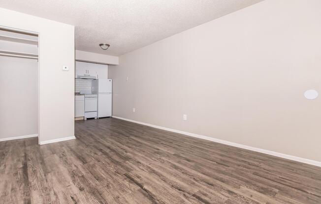 Studio, 1 bath, 294 sqft, $849