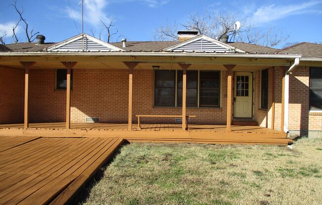 $1800 - 3/2 Country Home Close to Downtown Royse City