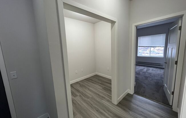 2 beds, 2 baths, 1,092 sqft, $1,900, Unit 1400-211