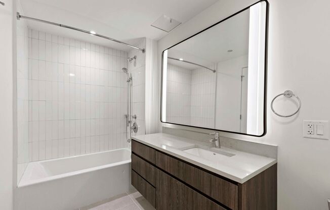 2 beds, 1 bath, 760 sqft, $3,325, Unit 606