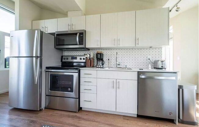 Studio, 1 bath, 175 sqft, $2,350, Unit 519