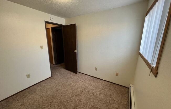 2 beds, 1 bath, 696 sqft, $790, Unit 1818-01