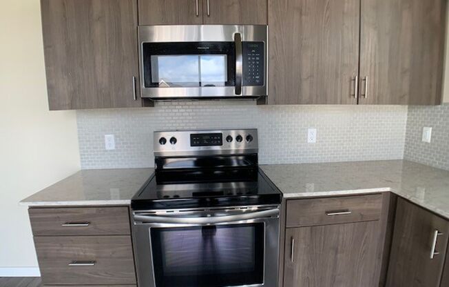 Newer Bethany Condo - 2 bedrooms 2 Baths, 1015 Sq. Ft.