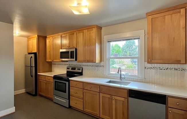 2 beds, 1 bath, $1,895