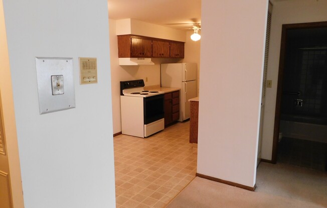 2 beds, 1 bath, $770