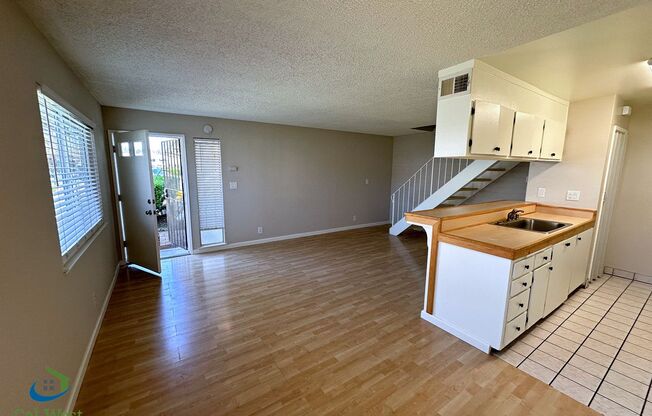 $2,495- 2 Bed/1 Bath Two Story Townhome Close to Westfield Mall in South San Jose