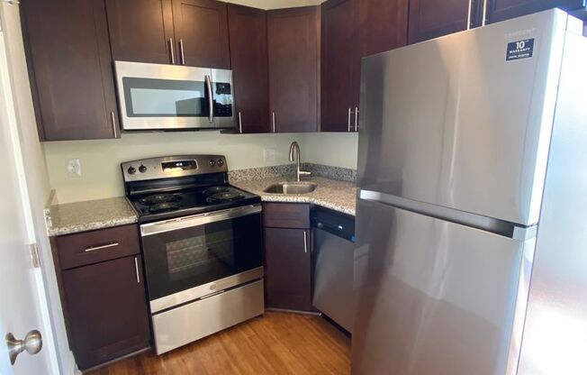 Studio, 1 bath, 400 sqft, $795