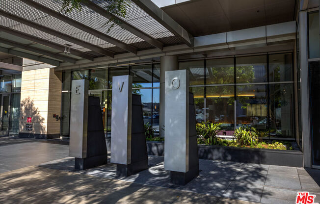 1 bed, 1 bath, 970 sqft, $2,700, Unit 707