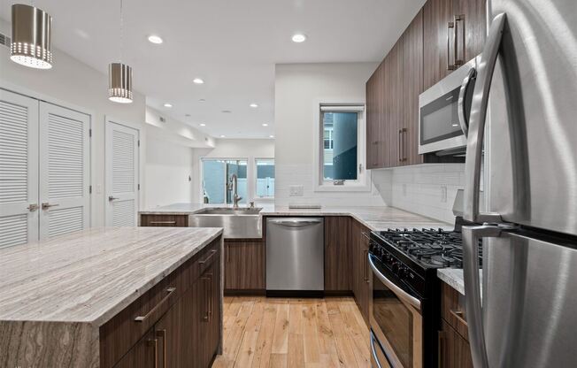 1626 POPLAR ST Unit 2