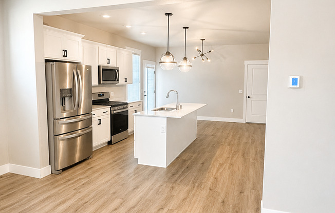 Beautiful 3-Bedroom, 2.5-Bath Home in the Desirable Annafeld Community